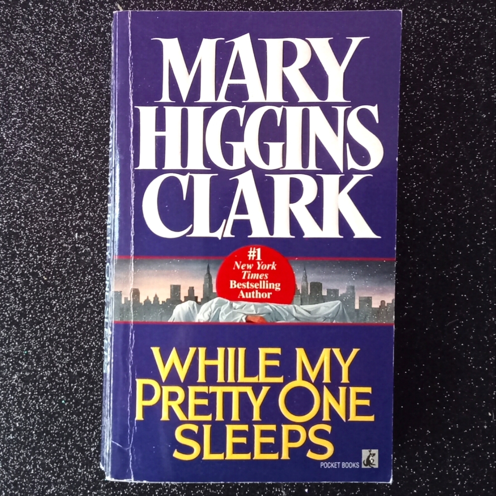 Mary Higgins Clark Book - While My Pretty One Sleeps